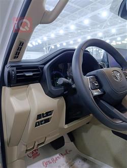 تۆیۆتا لاند کروزەر